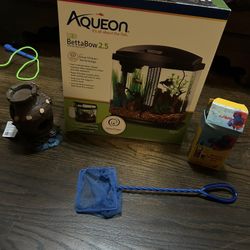 Reduced Starter Kit 2.5 Gallon Fish Tank with Supplies