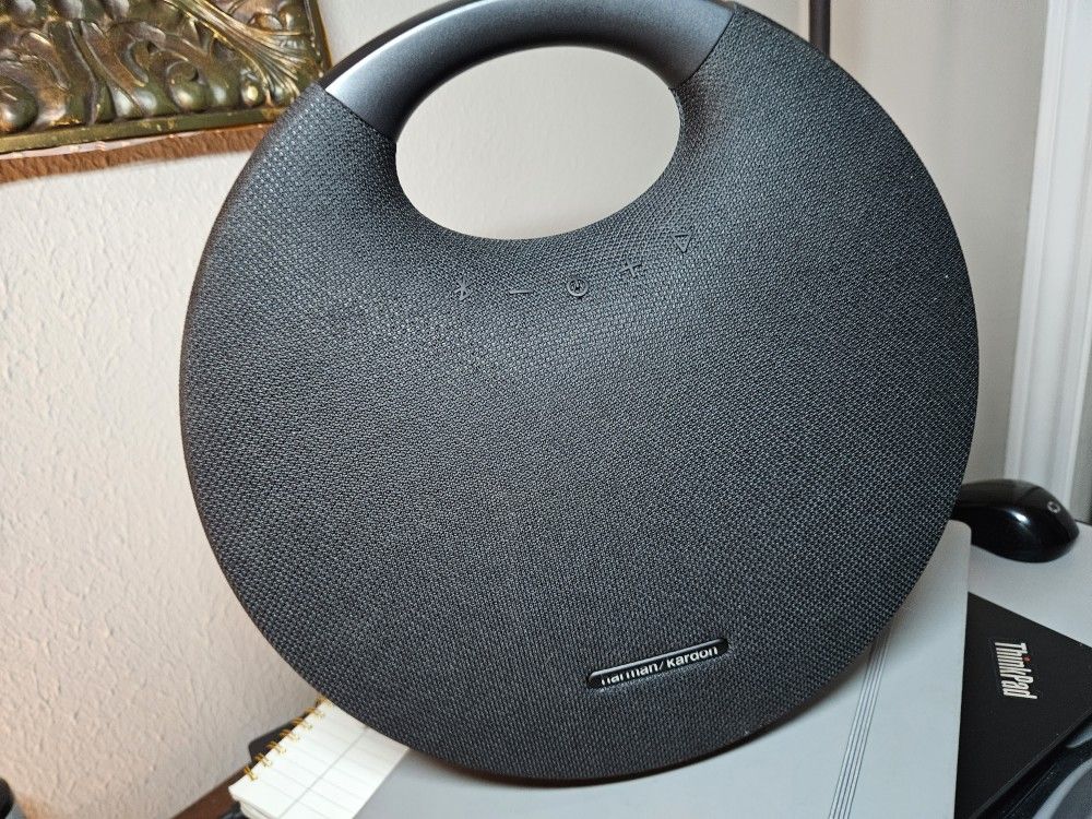 Harmon Kardon ONYX Studio 6 Bluetooth Speaker