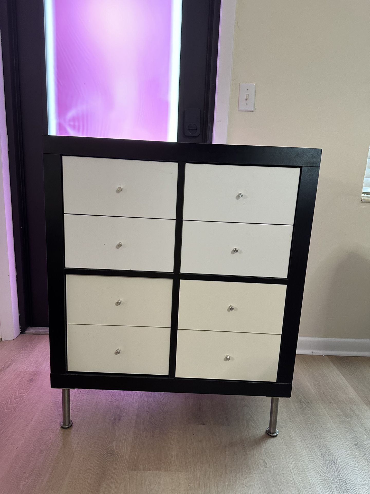 (used) white/black dresser 50$