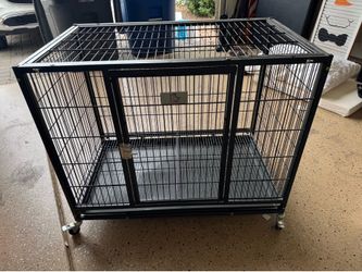 Dog kennel with wheels
