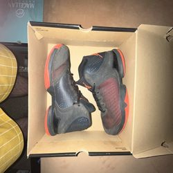 Jordan https://offerup.com/redirect/?o=U3VwZXIuRmx5 4 (Size 7y)
