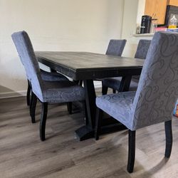 Dining Table + 6 Chairs 