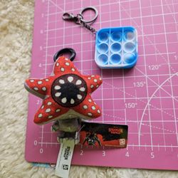 STRANGER THINGS DEMOGORGON PLUSH KEYCHAIN + FREEBIE 