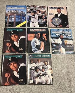 Seattle Mariners Magazine & Yearbook Lot (8 Total)