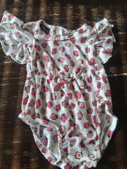 3-6m Strawberry outfit