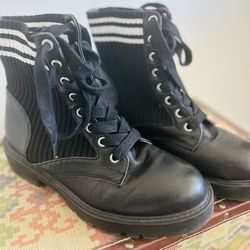 Súper Cool Steve Madden Striped Ankle Black Combat Holden Lace Boots 7