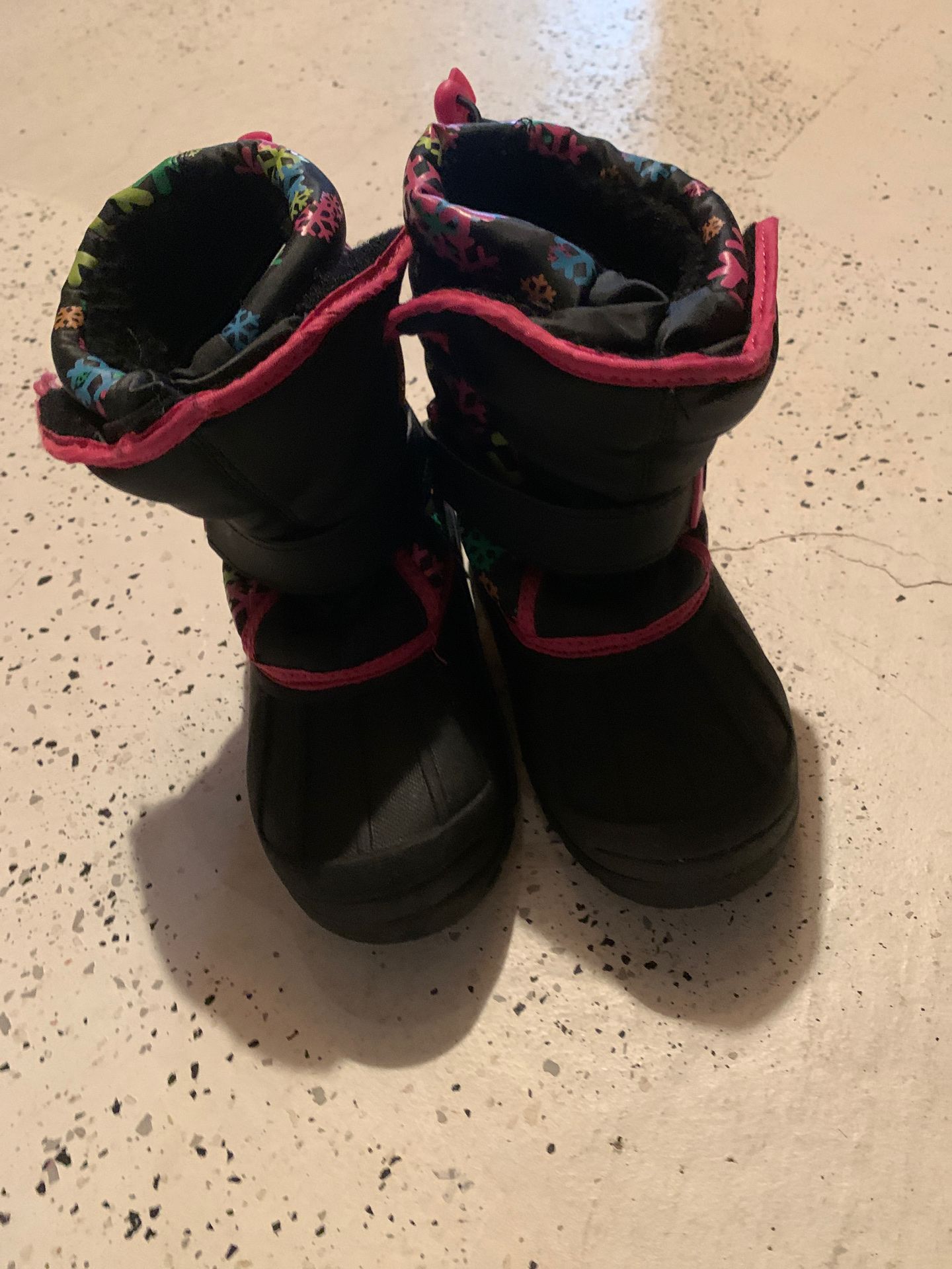 Girls snow boots