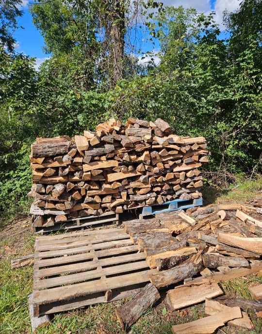100% Seasoned White Oak Firewood Split And Ready To Burn