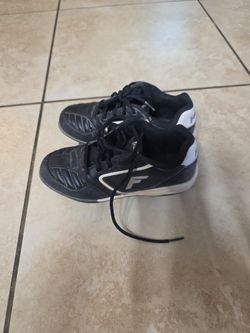 Baseball shoes