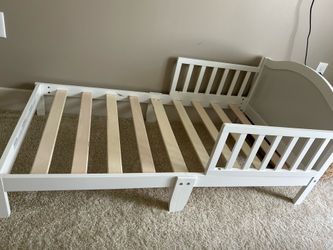 Dream on me Sydney toddler bed