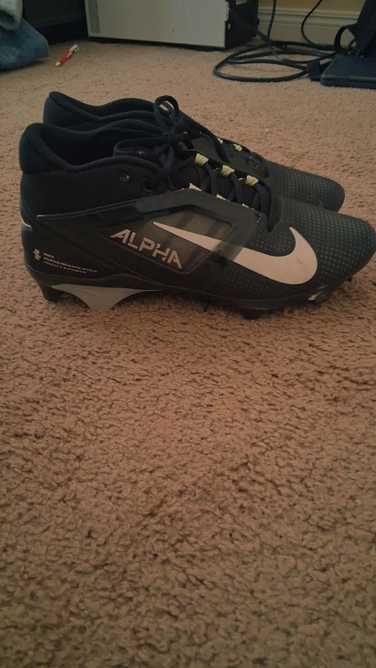 Multisport Alpha Cleats