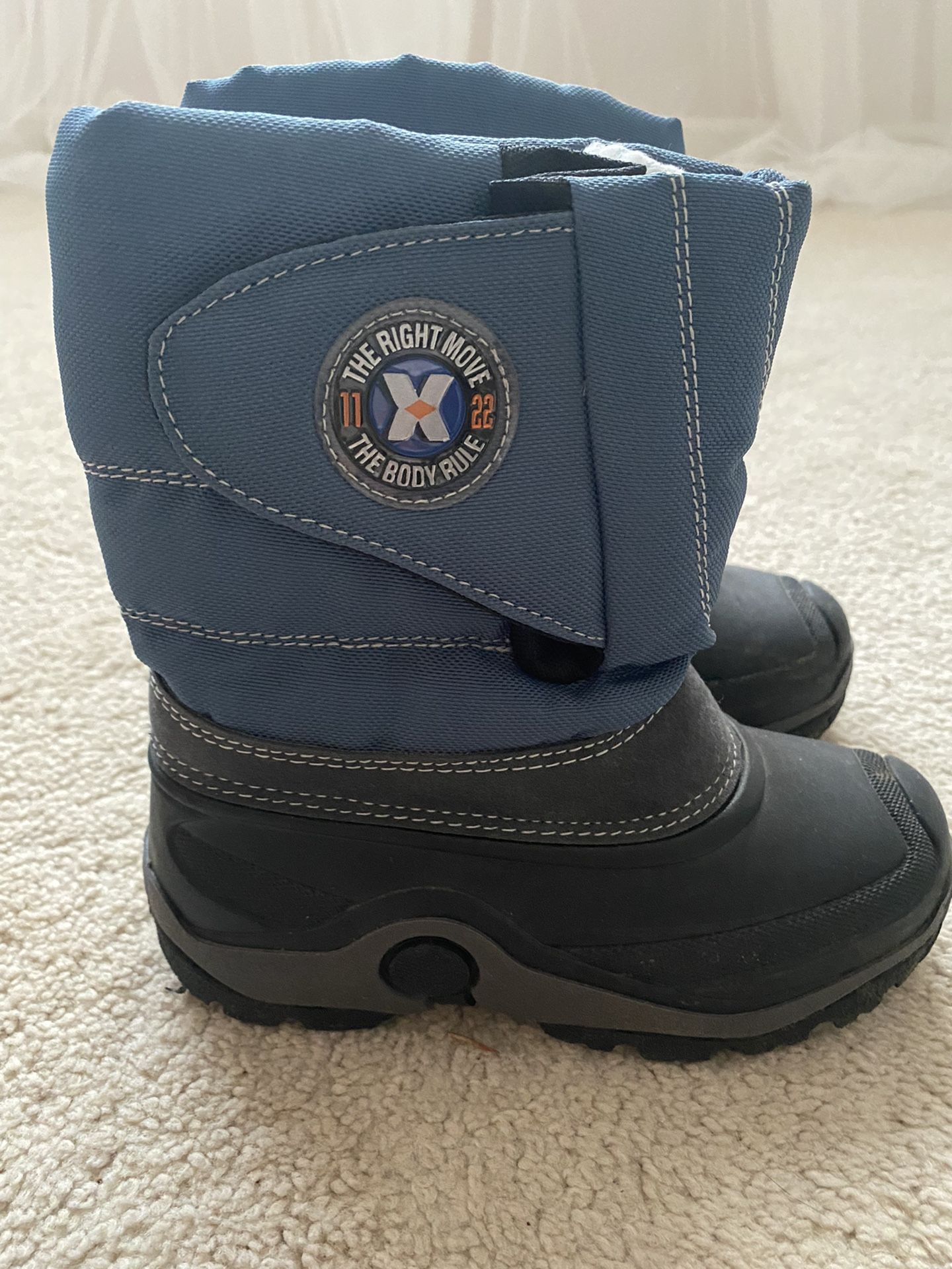 Boys snow boots Size 29-30