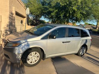 Honda Odyssey Minivan Silver