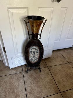 Metal decorations vase