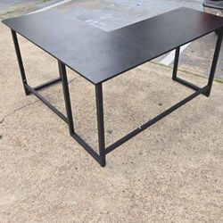L shape gaming table