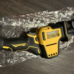 20 v saw  dewalt 