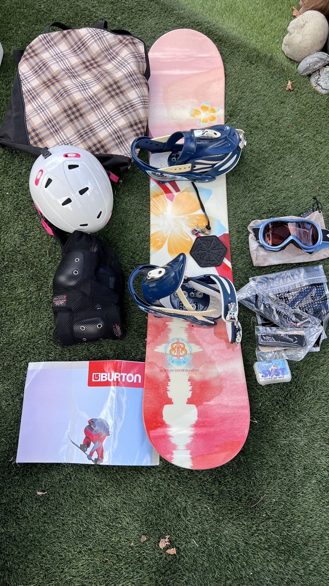Burton Sterling Women's Snowboard 144cm Floral Tropical Design