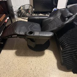 Premium Respawn Reclining Gaming Chair – Like New