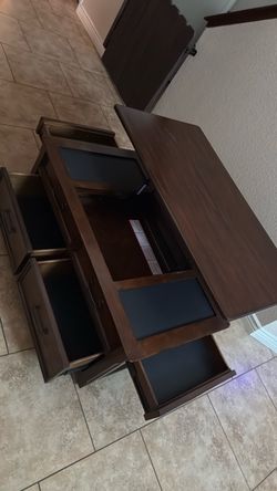 Dresser / coffee table