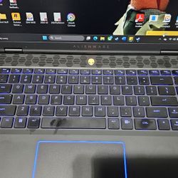 Alienware M16 R2 Gaming Laptop