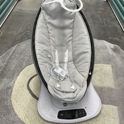 4moms MamaRoo Baby Swing – Works Great