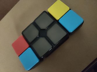 FLIPSIDE /Electronic Flashing Puzzle Game Cube. PICK ⛏️ UP ONLY
