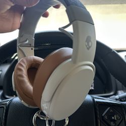 Skull Candy headphones