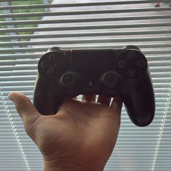 PS4 Controllers 