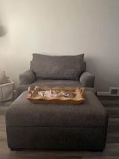 Broyhill Hartford Chair 1/4 With Storage Ottoman