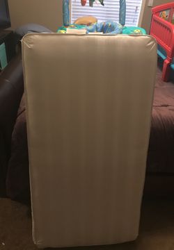 Crib mattress - very clean and good condition