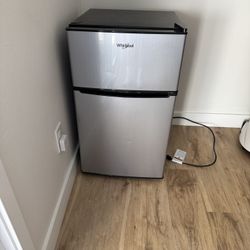 Mini Refrigerator 