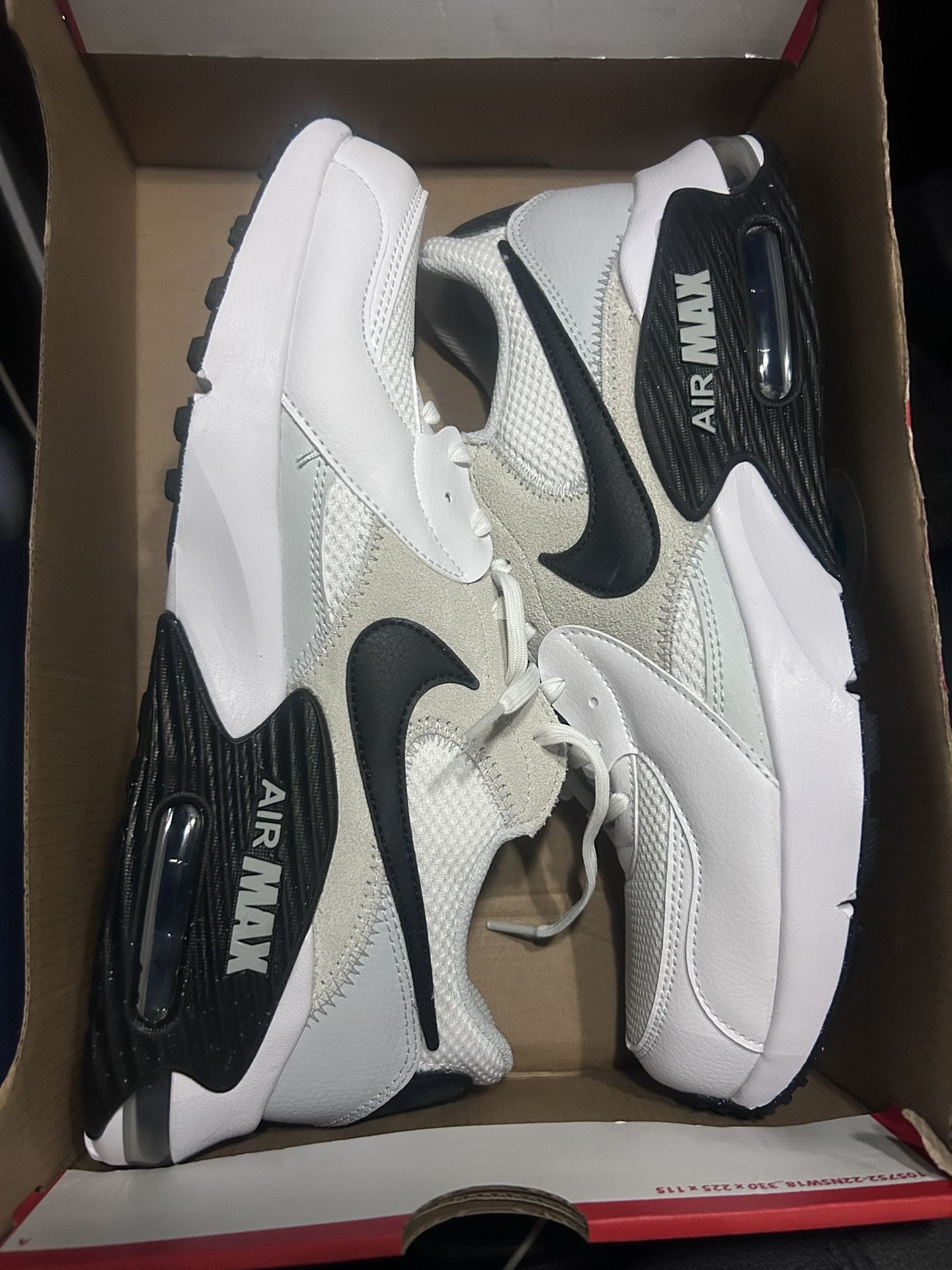 Nike Air Max Excee / Size 9.5 Y 10 / 80$