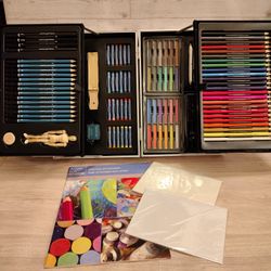 Drawing Art Set In Metal Case