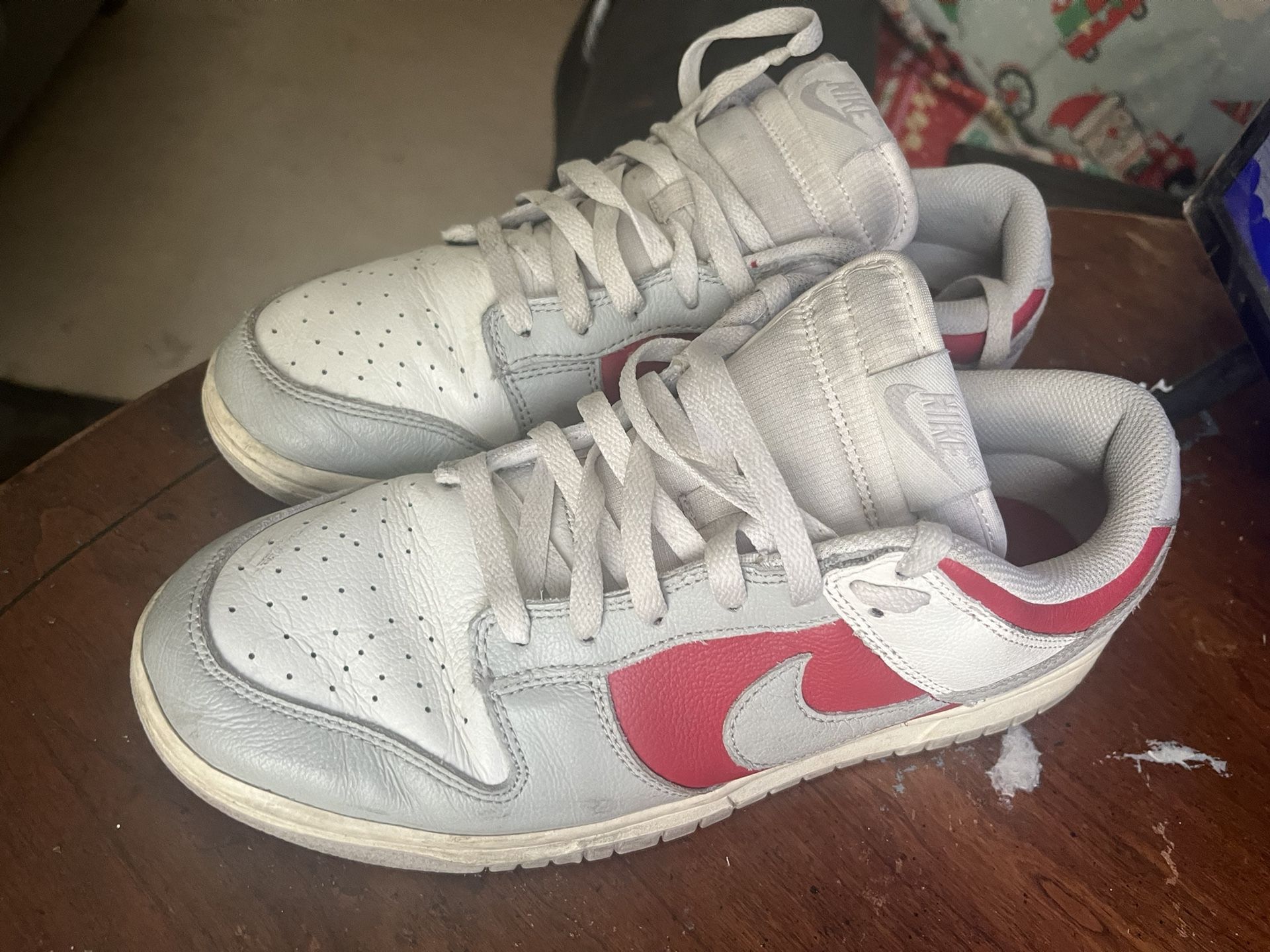 Nike Dunk Low – White/Grey/Red Size 11