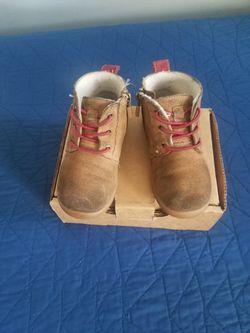 Uggs toddler boots unisex size 10