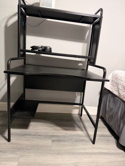 Gaming desk
