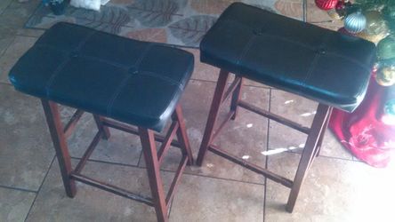 1 Barstool, NOT FREE.