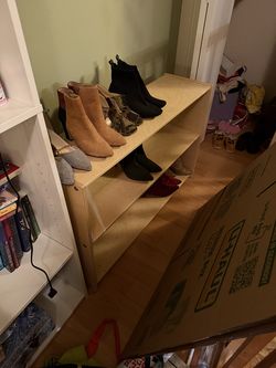 Wooden shoe rack
