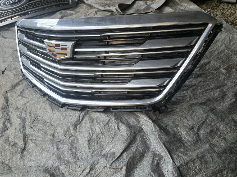 2017 2019  Cadillac Xt5 Oem Grille 