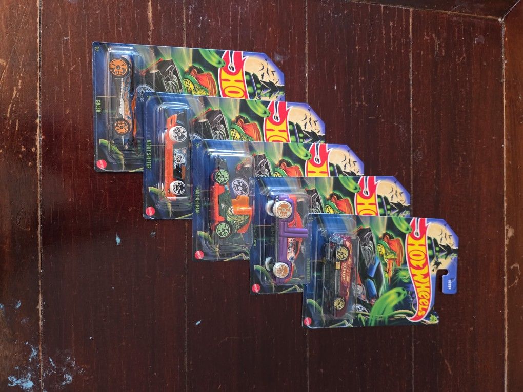 2025 Halloween Hotwheels Complete Set