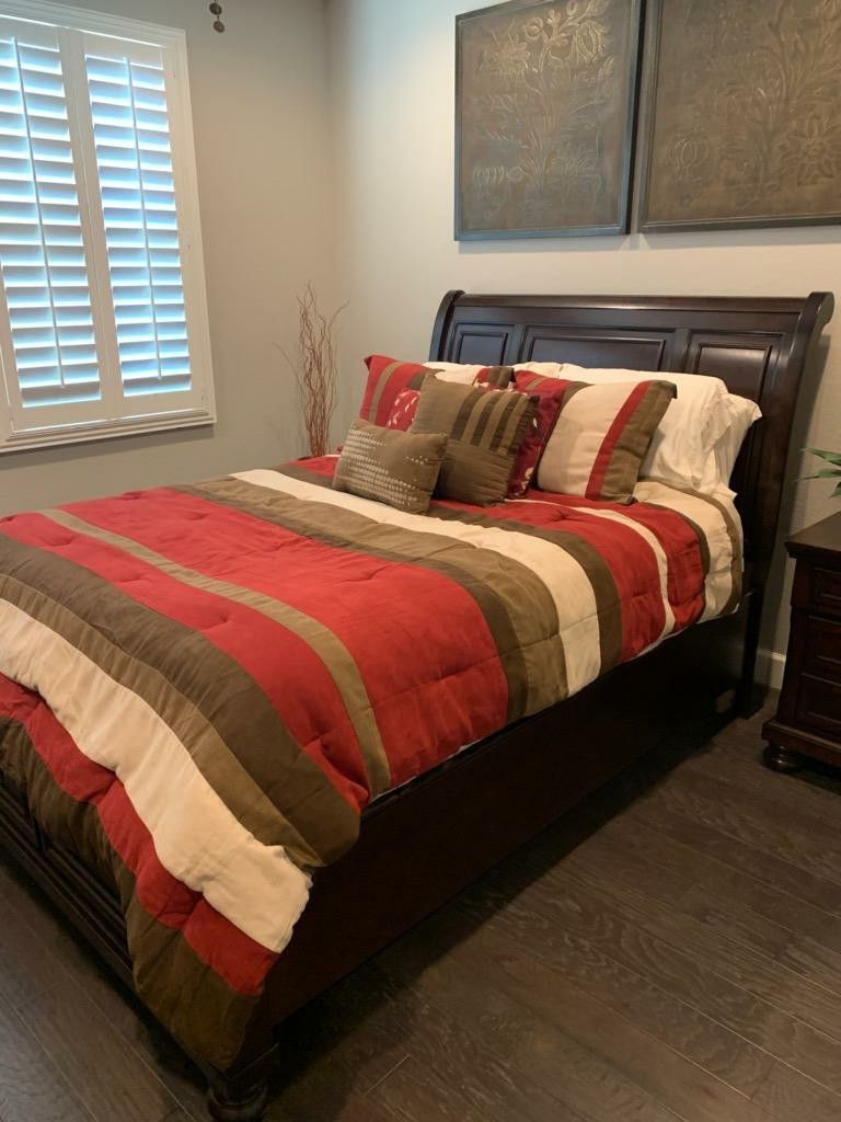 Queen size bedroom set