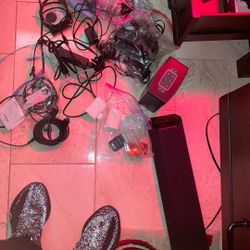 Vizio Speaker And Bose Both Good Condition A lot Assorted Technology Cords Chargers (iPhone, Android , Other Connectors And 2 Microphones 