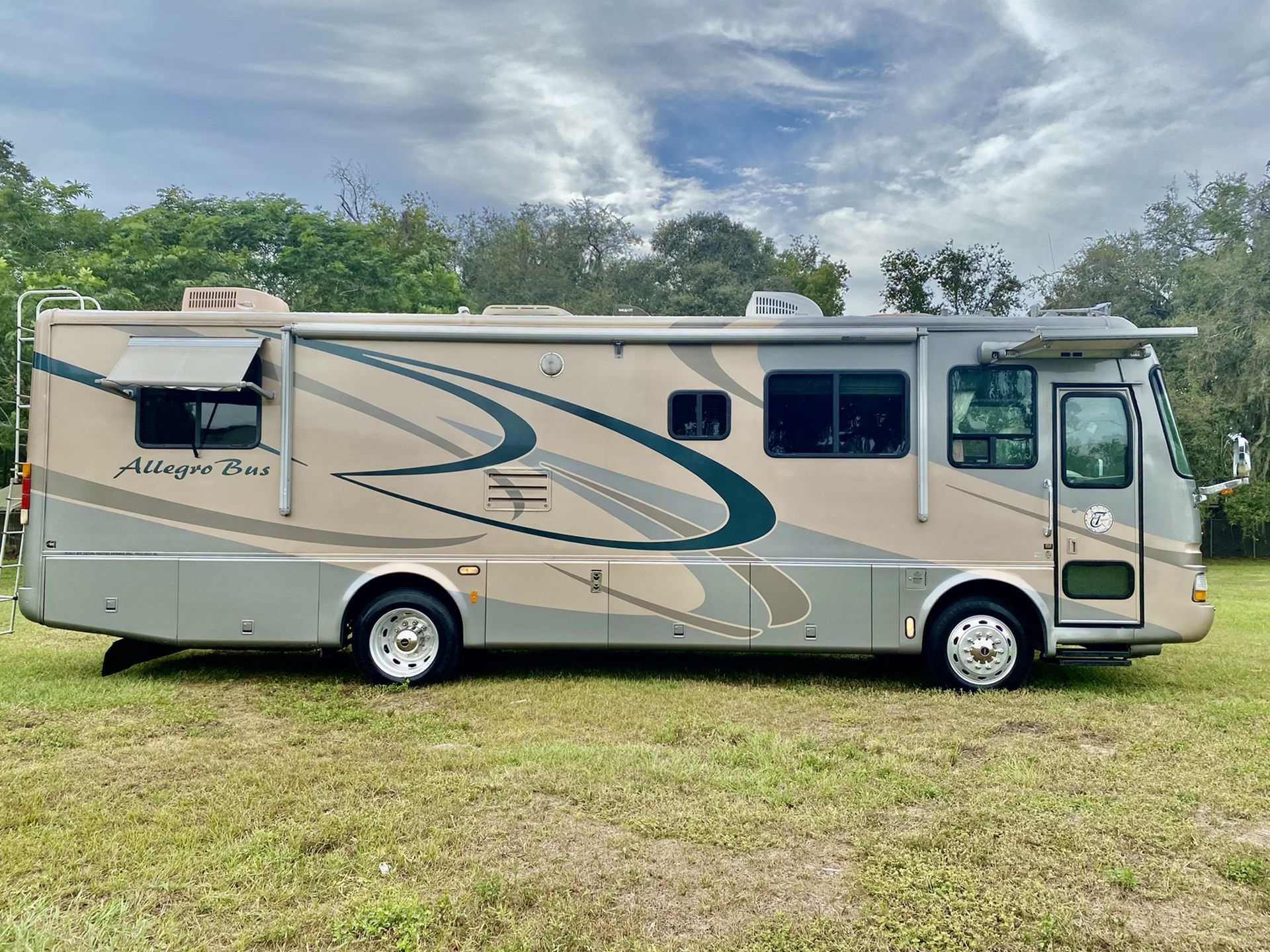 2003 Tiffin allegro bus 32 foot diesel pusher