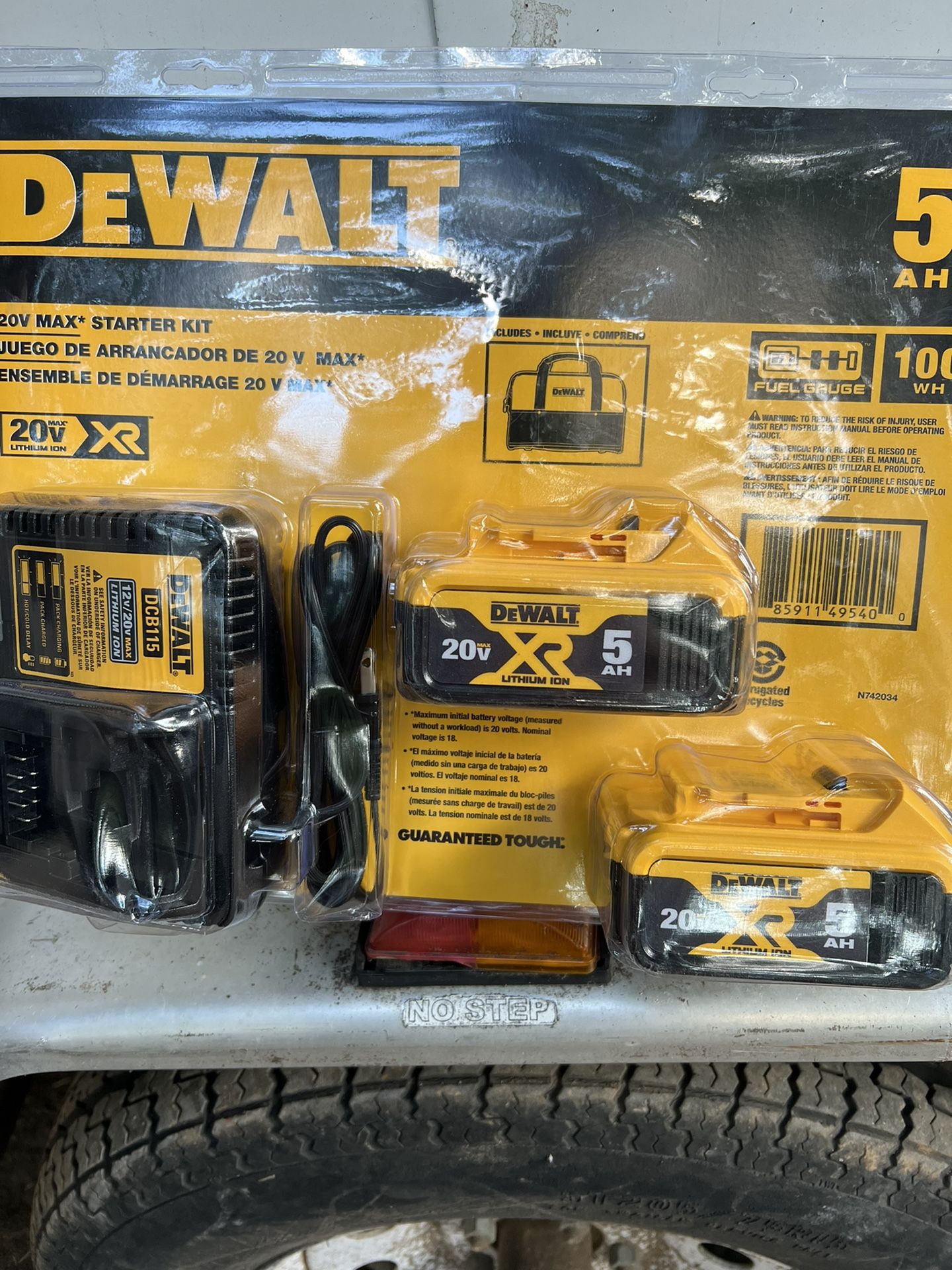 Dewalt Charger With Two 5.0ah Batteries