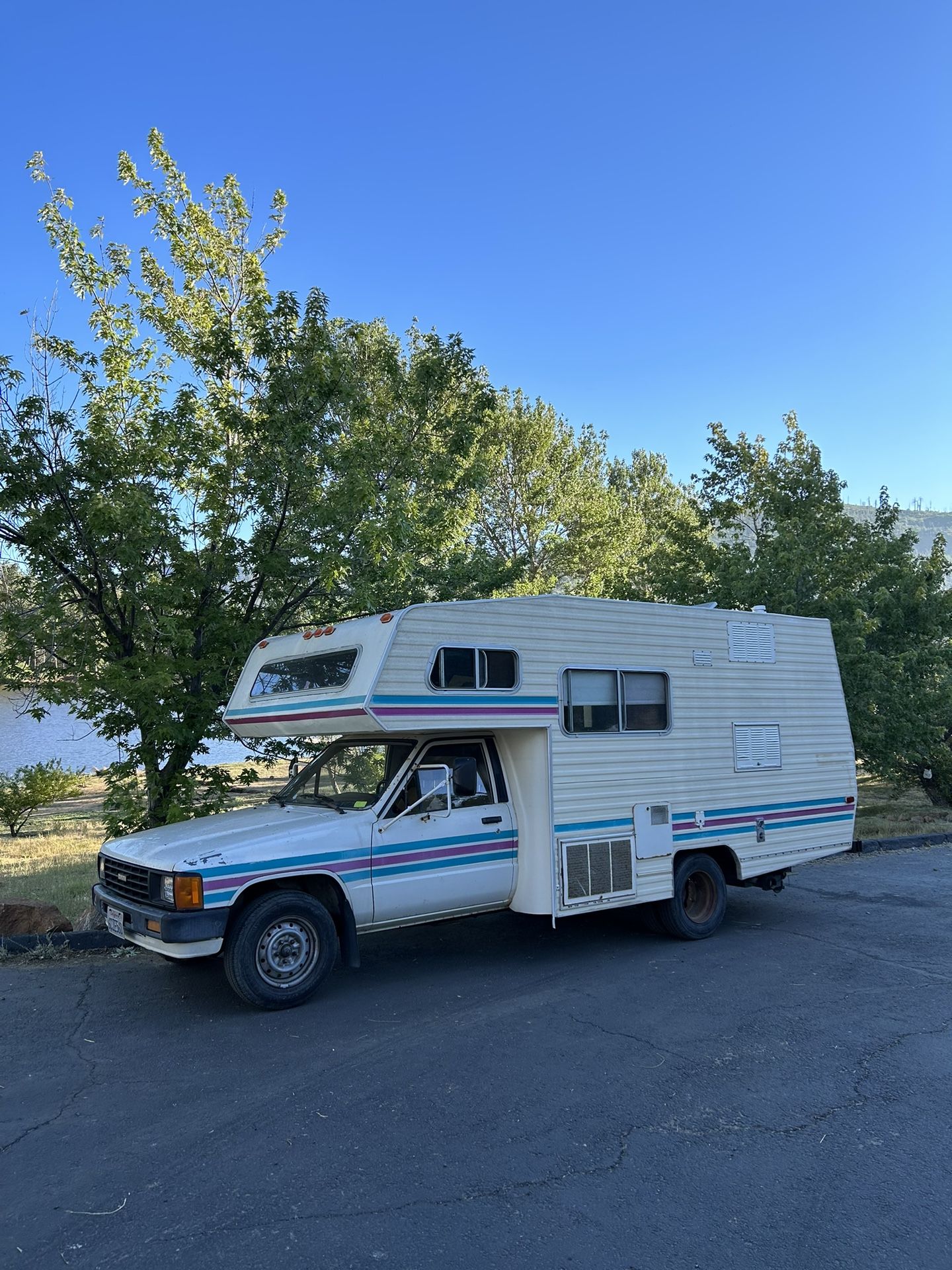 1985 Toyota Dolphin Motorhome for Sale in Escondido, CA - OfferUp