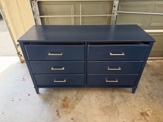 Blue Dresser w/ 6 drawers (Free)