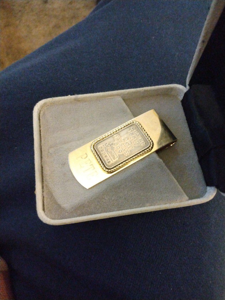 Double Sided Dior Money Clip for Sale in Norfolk, VA - OfferUp