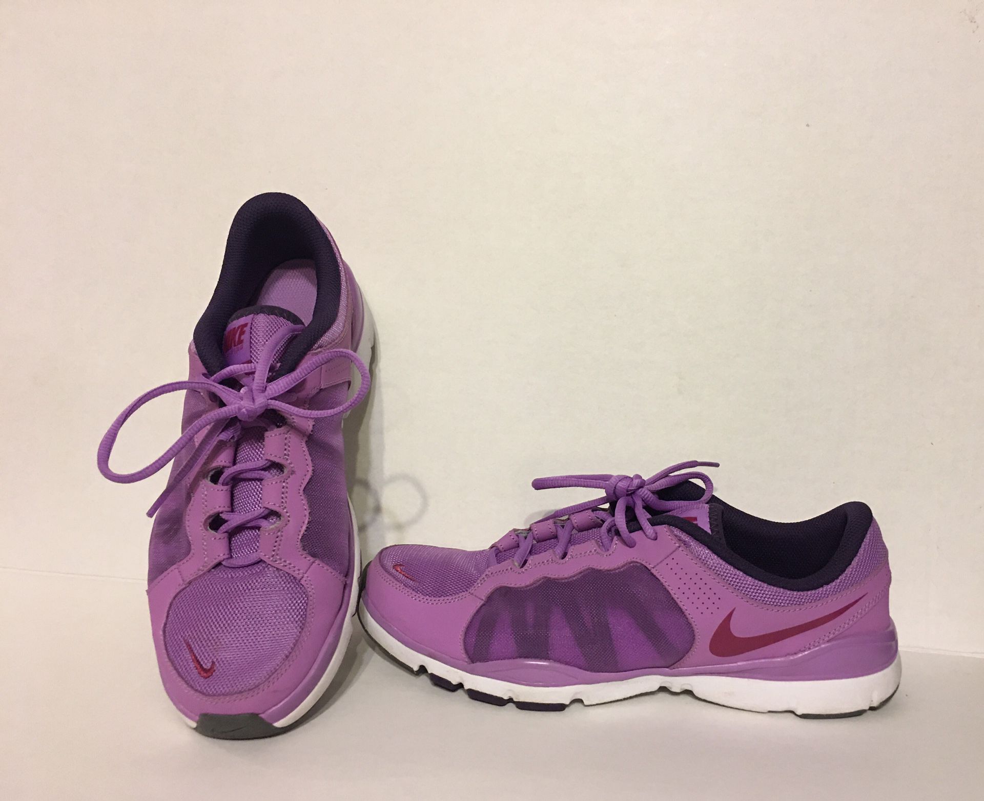Ladies purple size 11 Nike sneaker/shoe