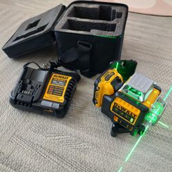 DeWalt Laser With Battery 