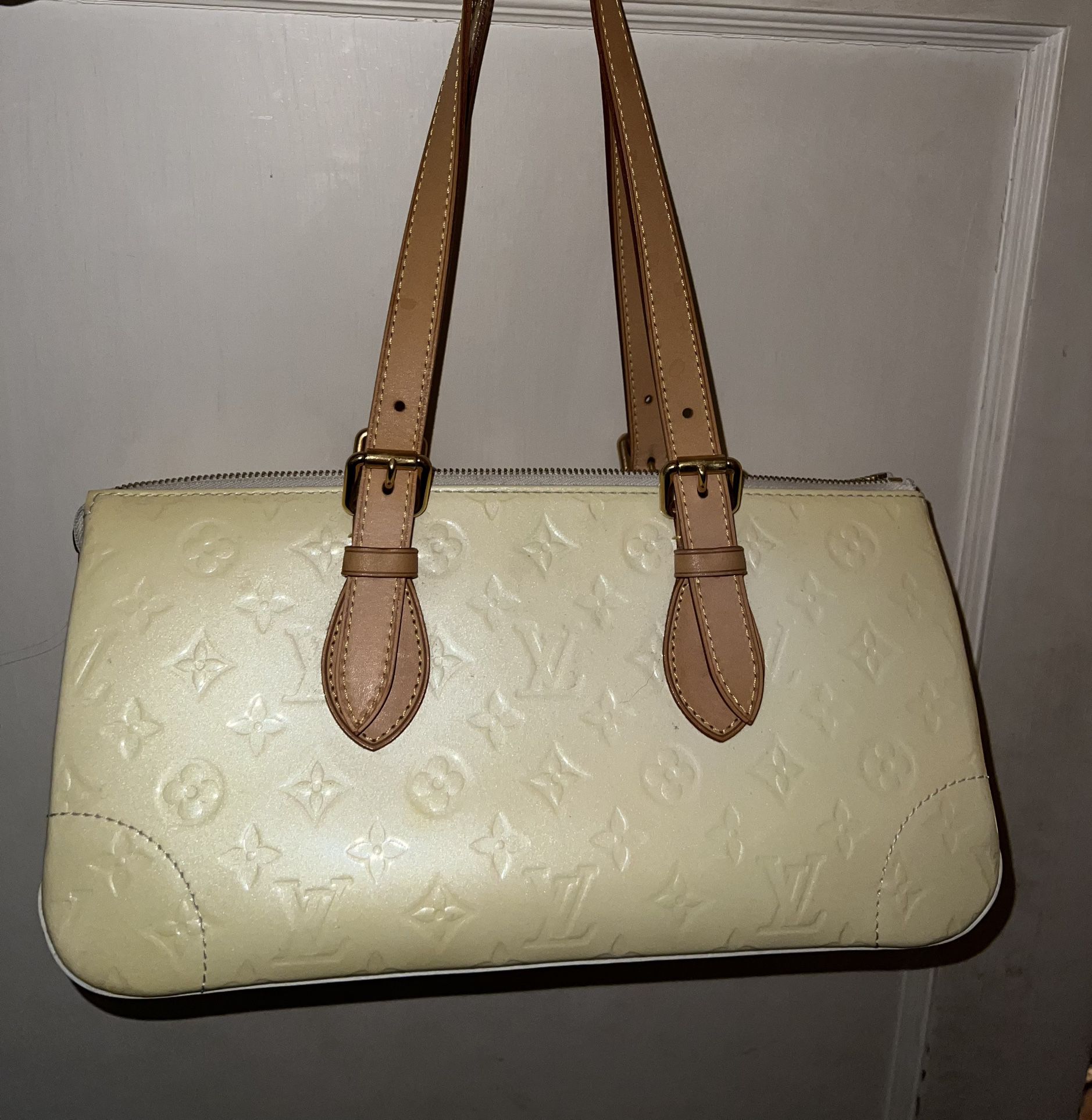 Louis Vuitton Monogram Vernis Rosewood Avenue for Sale in Averill Park, NY  - OfferUp